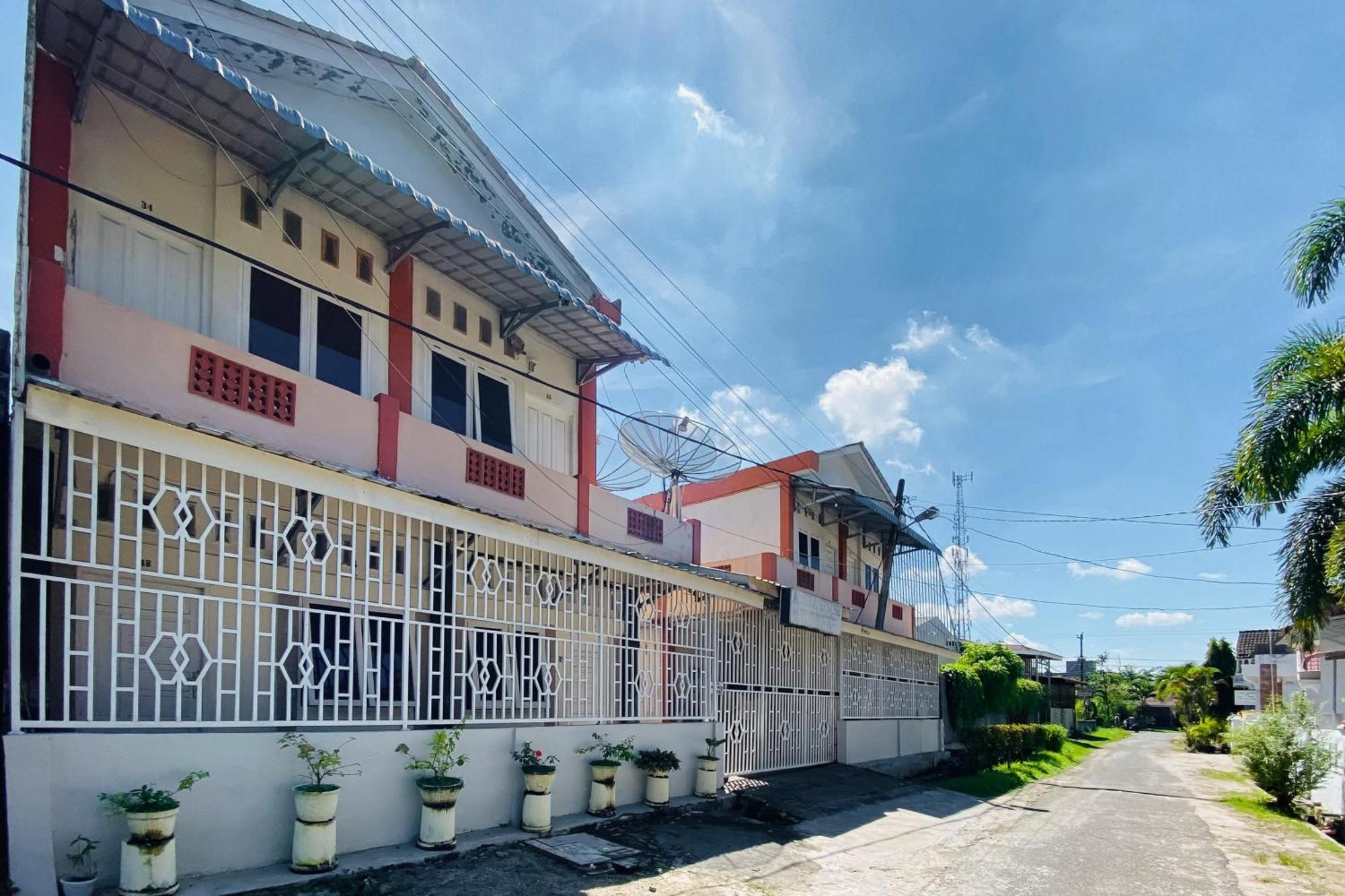Amira House Kisaran Redpartner Hotel Exterior foto