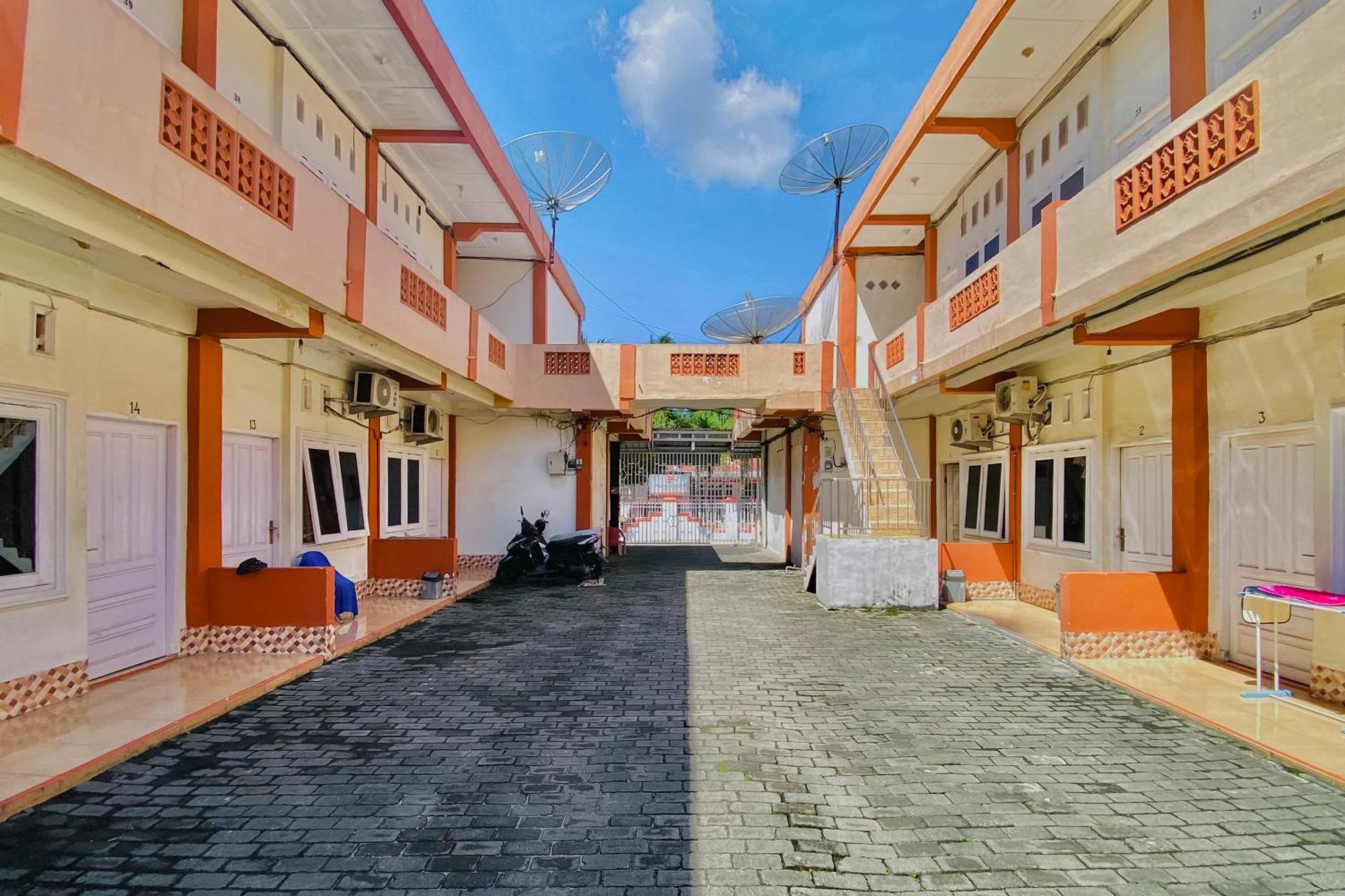 Amira House Kisaran Redpartner Hotel Exterior foto