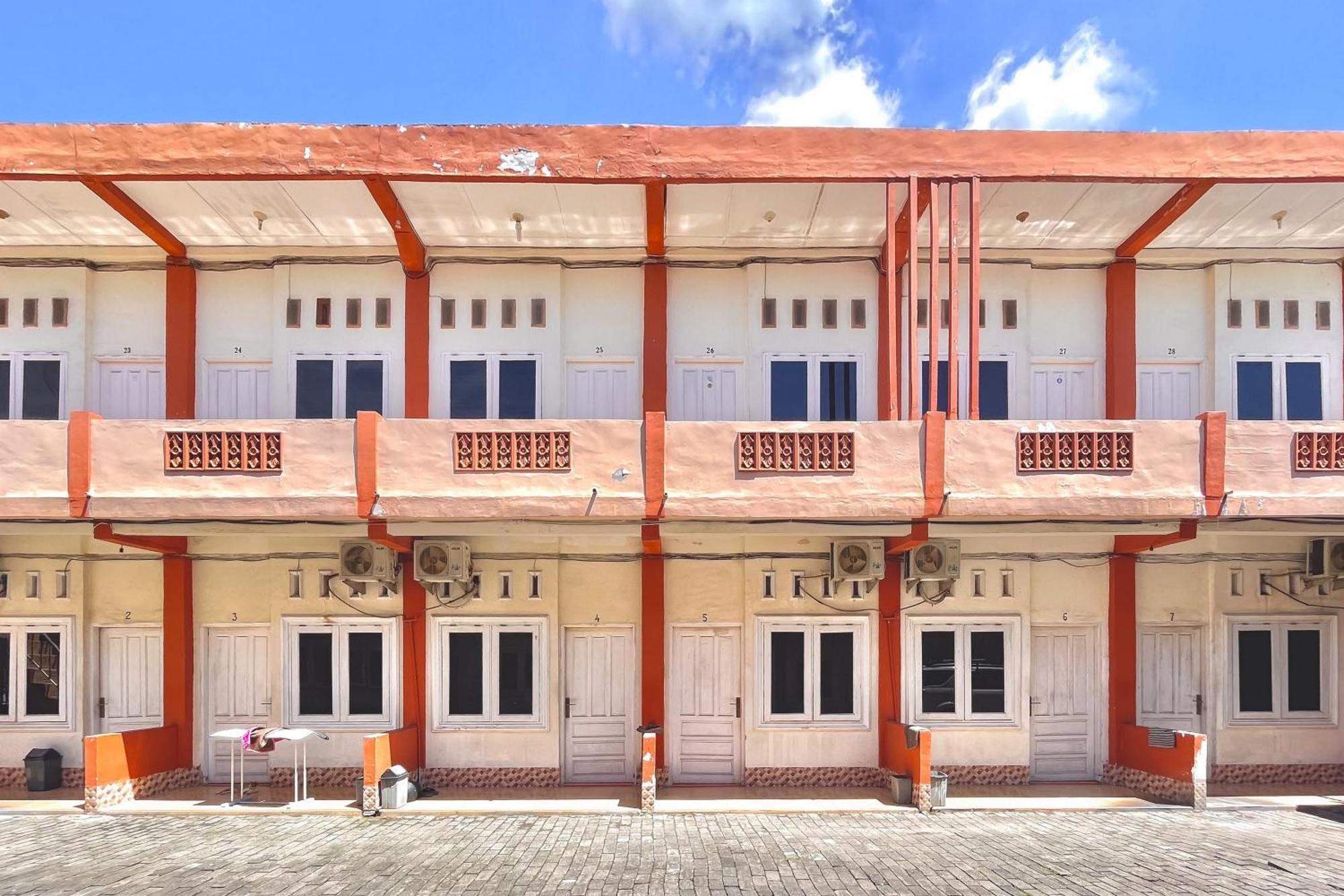 Amira House Kisaran Redpartner Hotel Exterior foto